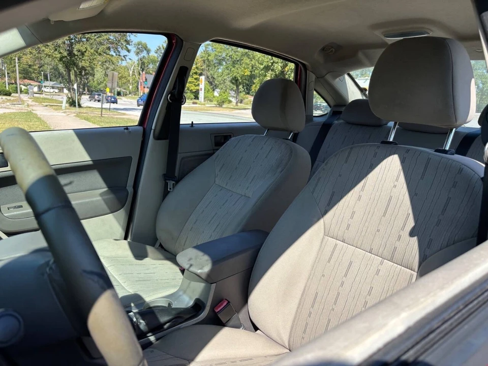 2010 Ford Focus 2nd Gen - Image 16 of 18