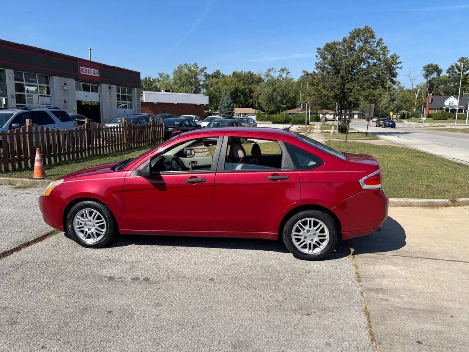 2010 Ford Focus 2nd Gen - Image 13 of 18