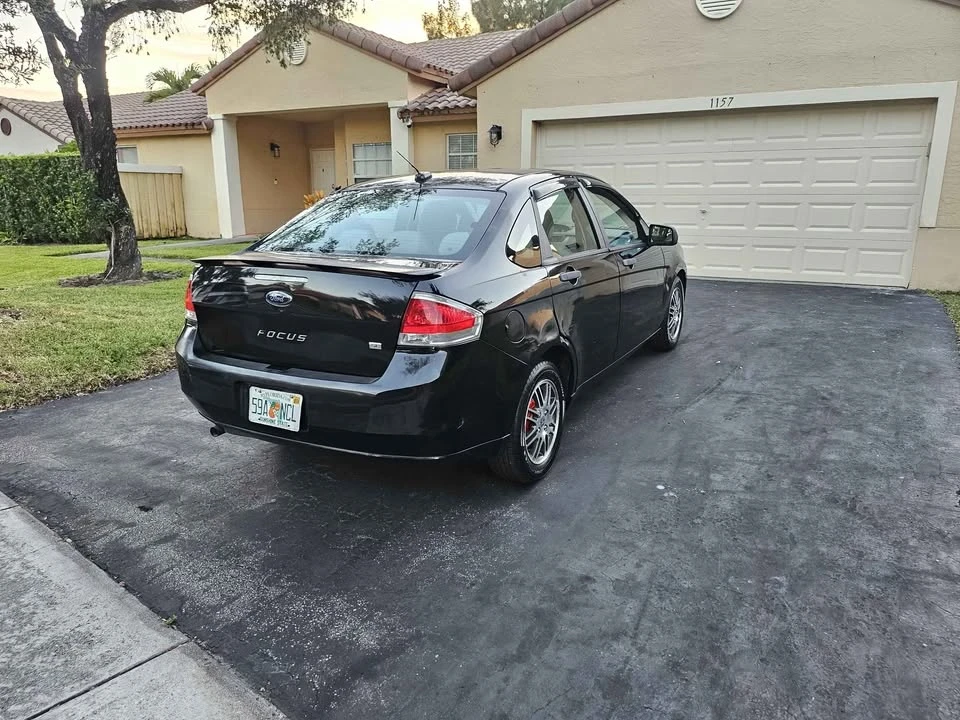 2010 Ford Focus 2nd Gen - Image 5 of 12