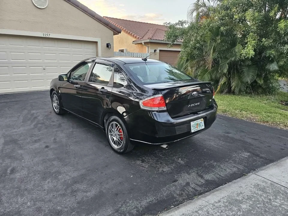 2010 Ford Focus 2nd Gen - Image 6 of 12
