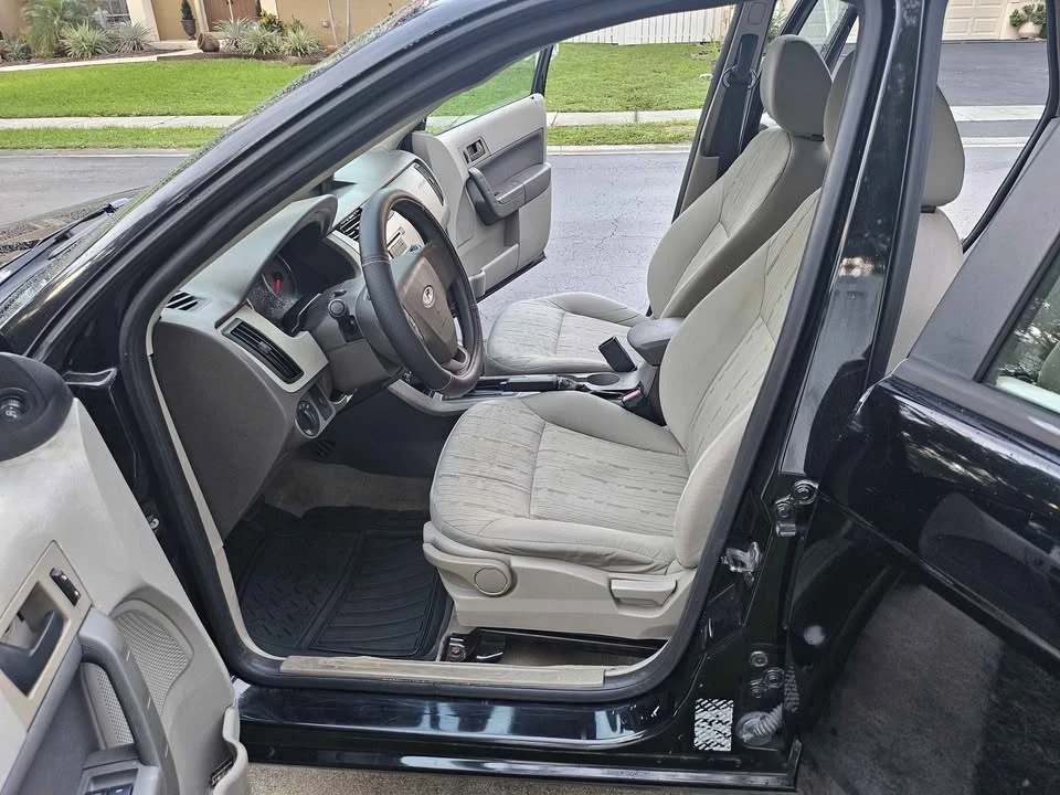 2010 Ford Focus 2nd Gen - Image 7 of 12