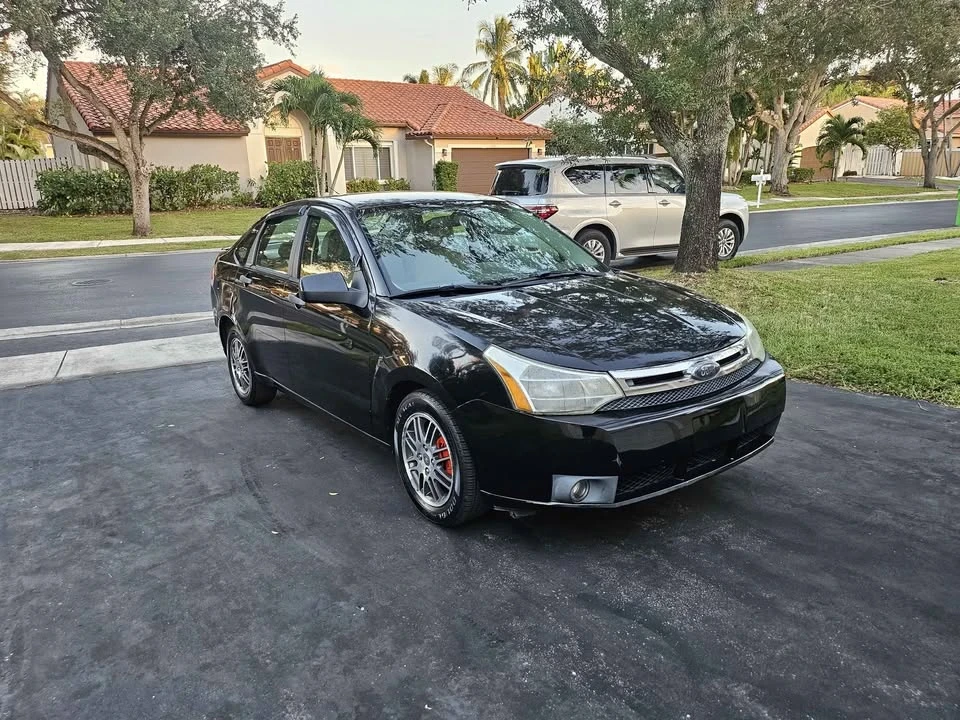 2010 Ford Focus 2nd Gen - Image 3 of 12