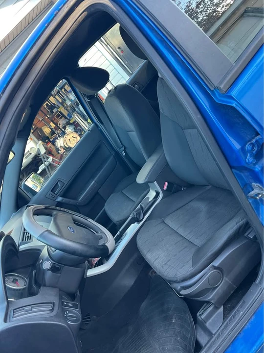 2010 Ford Focus 2nd Gen - Image 7 of 11