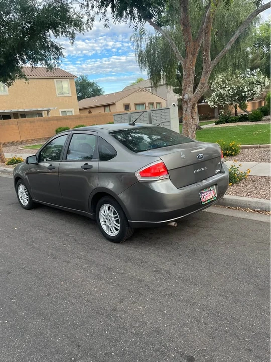 2010 Ford Focus 2nd Gen - Image 2 of 2