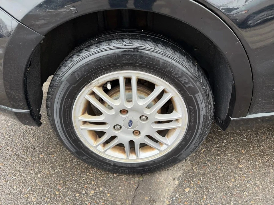 2010 Ford Focus 2nd Gen - Image 11 of 21