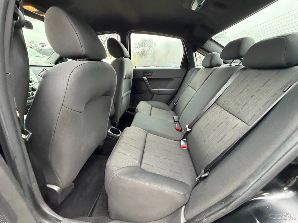 2010 Ford Focus 2nd Gen - Image 13 of 21