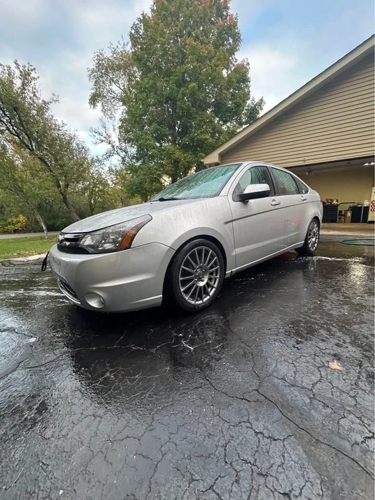 2010 Ford Focus 2nd Gen - Image 4 of 9