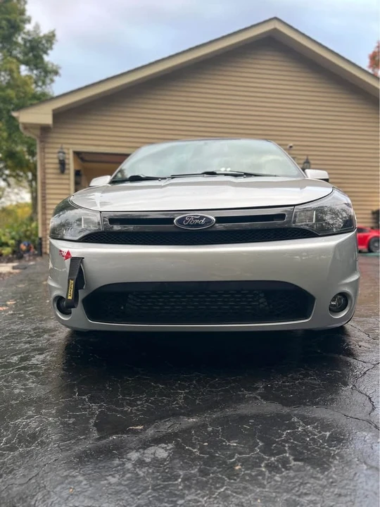 2010 Ford Focus 2nd Gen - Image 2 of 9
