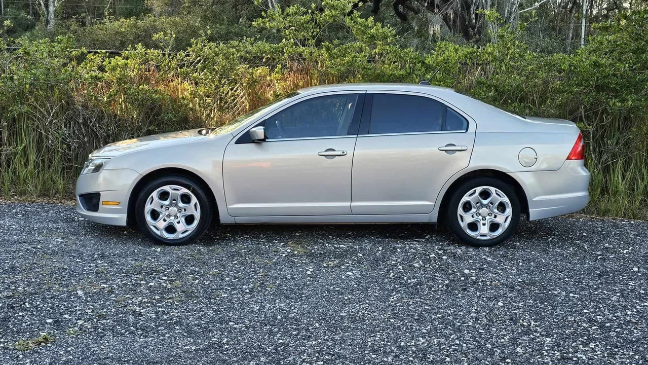 2010 Ford Fusion 1st Gen - Image 2 of 21