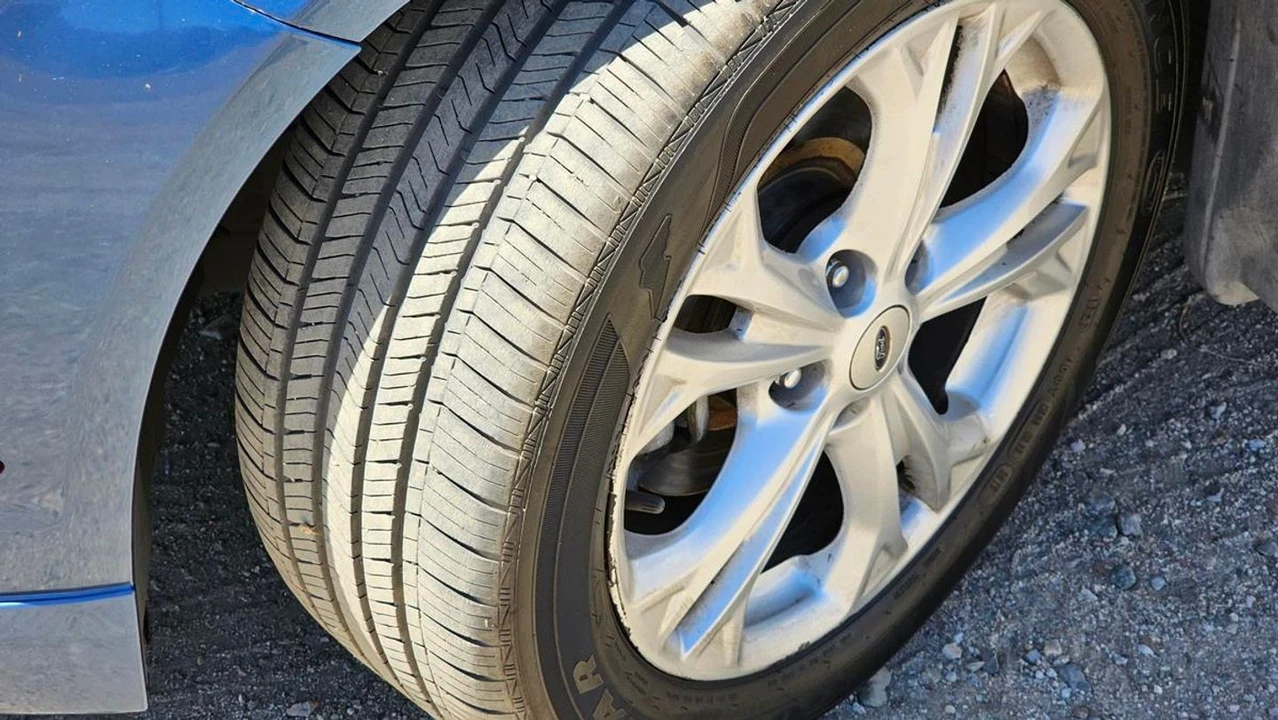 2010 Ford Fusion 1st Gen - Image 28 of 31