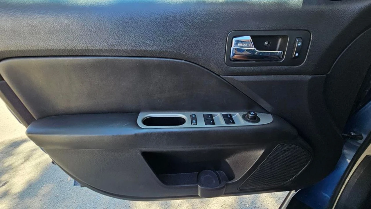 2010 Ford Fusion 1st Gen - Image 26 of 31