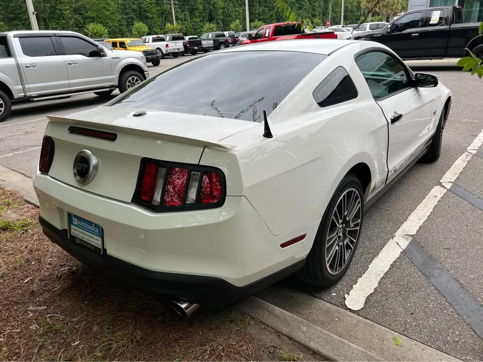 2010 Ford GT - Image 2 of 6