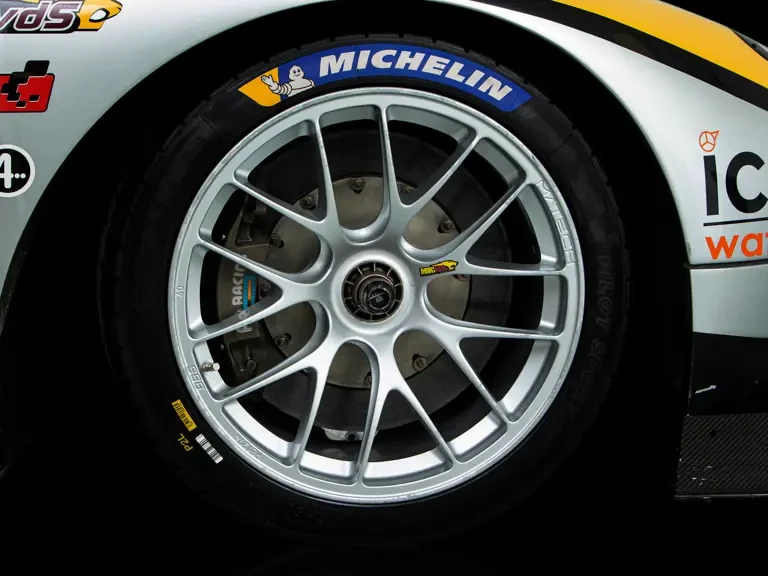 2010 Ford GT - Image 25 of 31