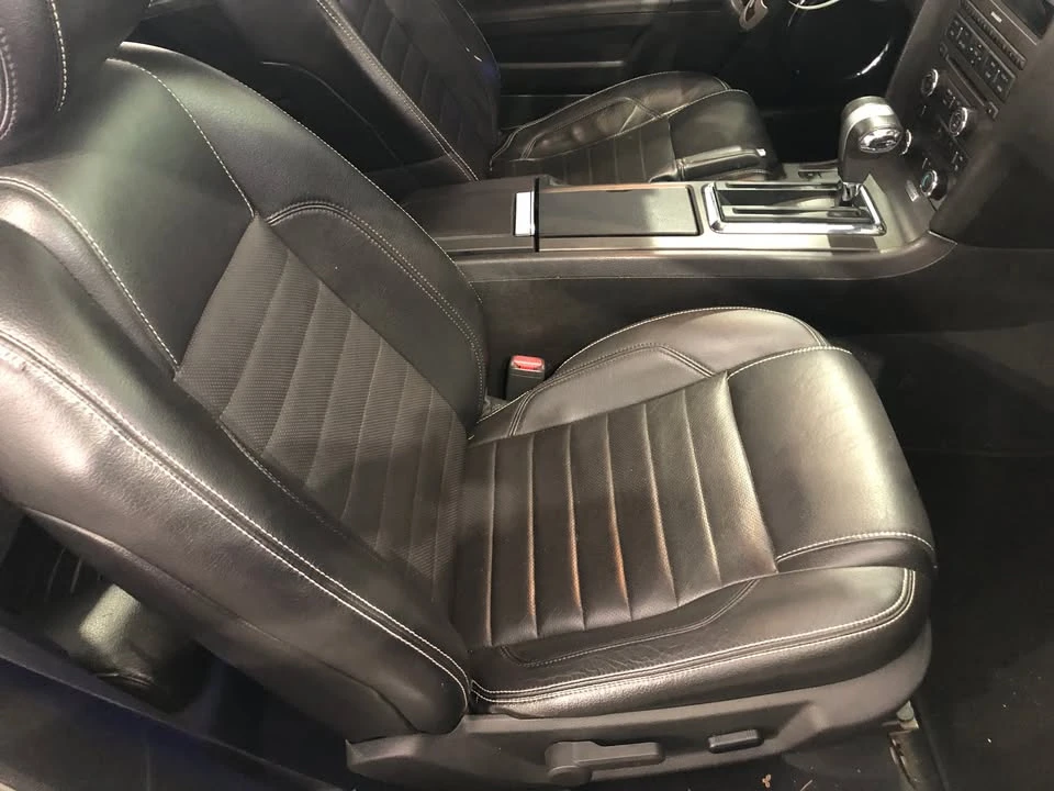 2010 Ford S197 Mustang - Image 11 of 15