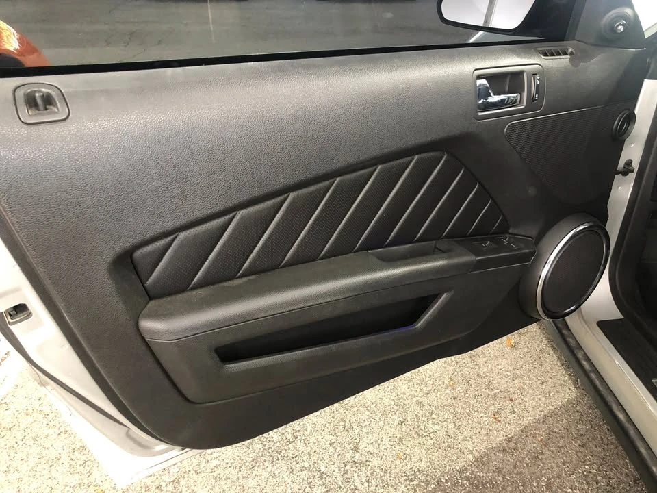 2010 Ford S197 Mustang - Image 12 of 15