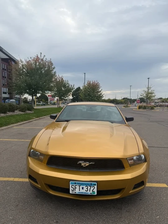 2010 Ford S197 Mustang - Image 2 of 7