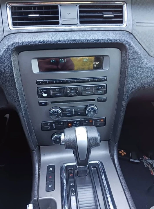 2010 Ford S197 Mustang - Image 12 of 15