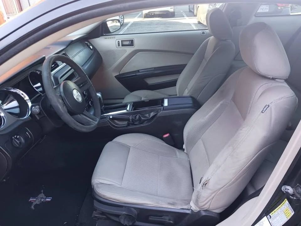 2010 Ford S197 Mustang - Image 6 of 15
