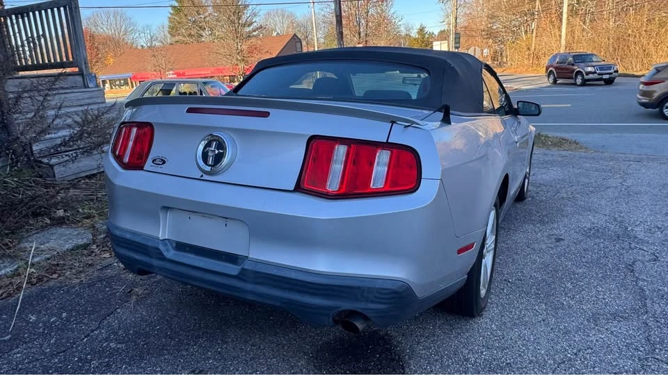 2010 Ford S197 Mustang - Image 3 of 13