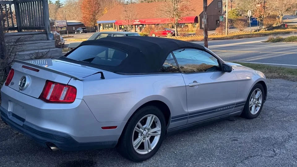 2010 Ford S197 Mustang - Image 5 of 13