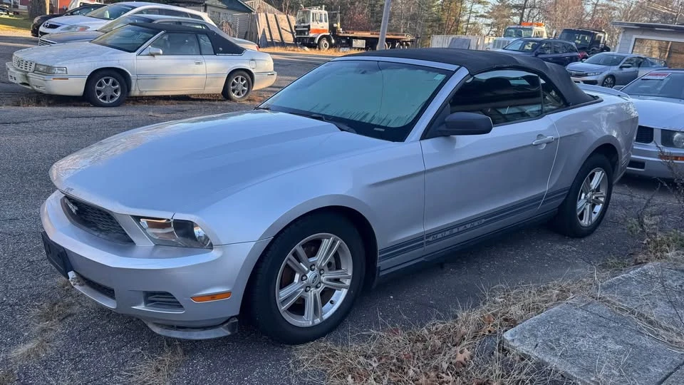 2010 Ford S197 Mustang - Image 11 of 13