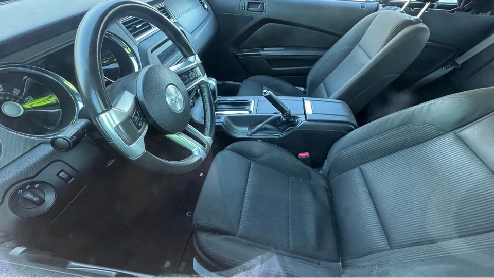 2010 Ford S197 Mustang - Image 9 of 13