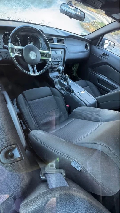 2010 Ford S197 Mustang - Image 7 of 13