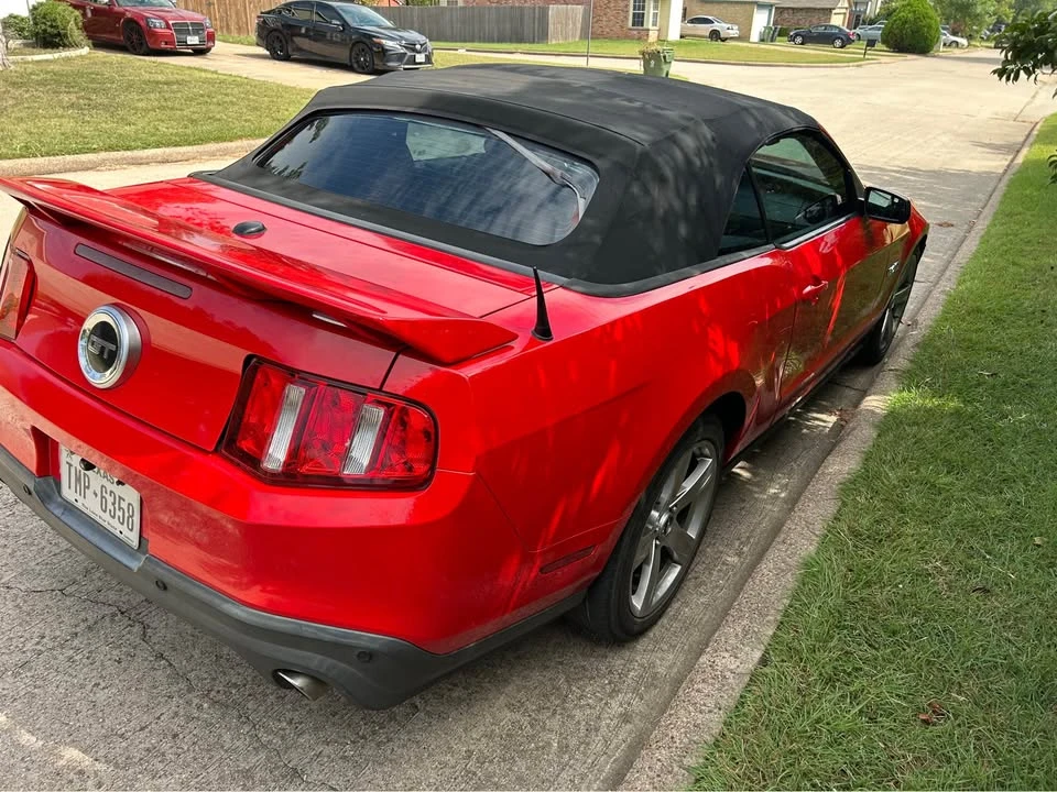 2010 Ford S197 Mustang - Image 4 of 10
