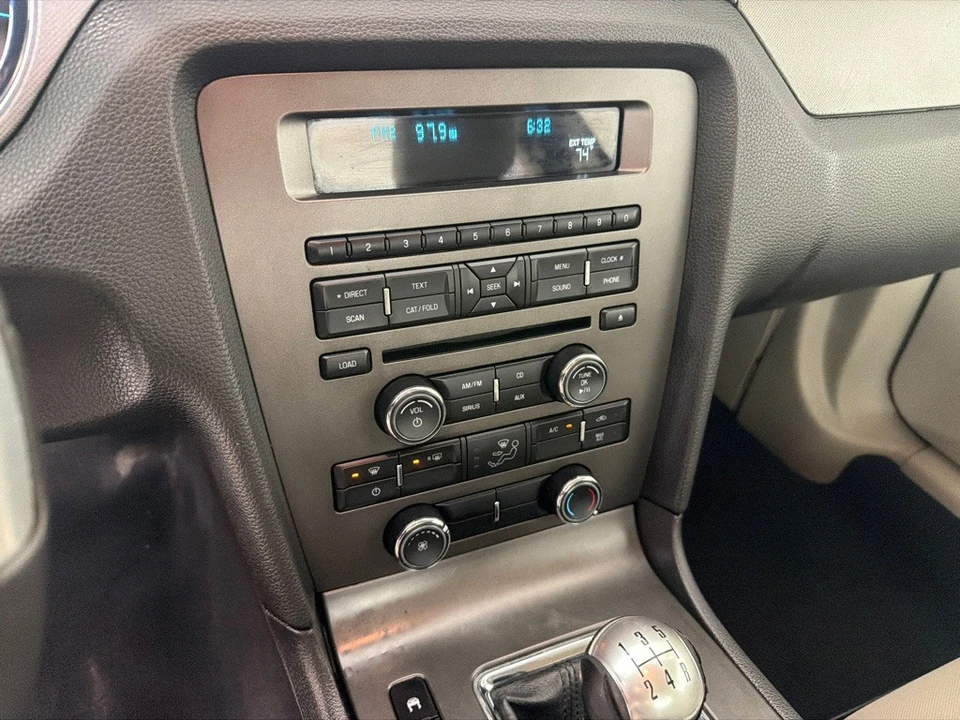 2010 Ford Mustang - Image 16 of 23