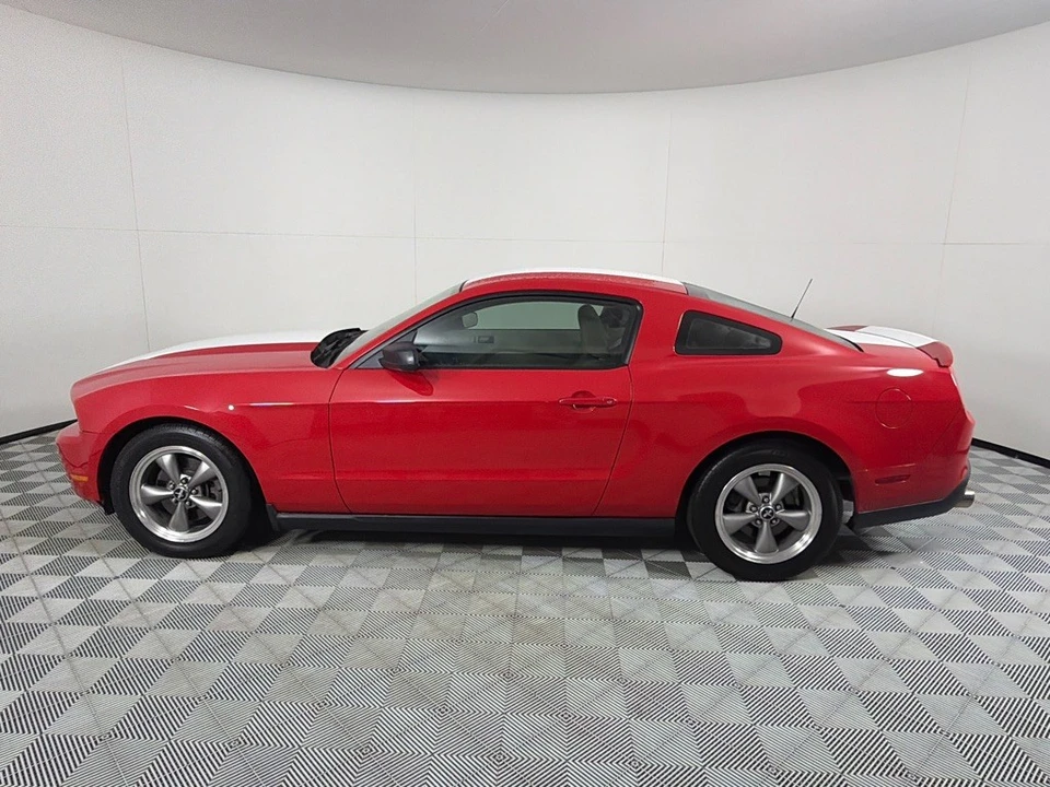 2010 Ford Mustang - Image 8 of 23