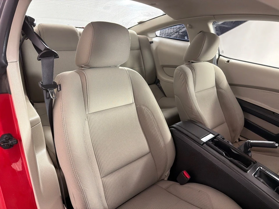 2010 Ford Mustang - Image 21 of 23