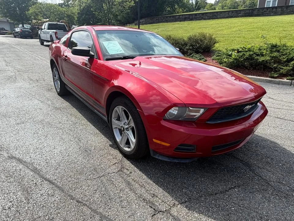 2010 Ford S197 Mustang - Image 8 of 16