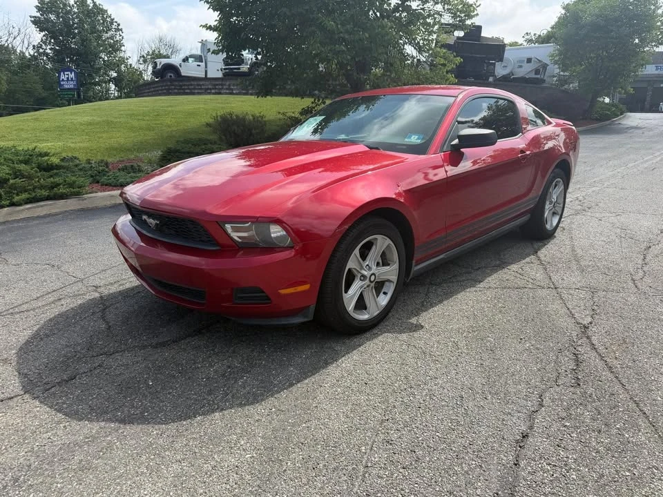 2010 Ford S197 Mustang - Image 2 of 16