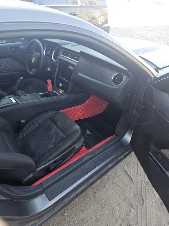 2010 Ford S197 Mustang - Image 21 of 29