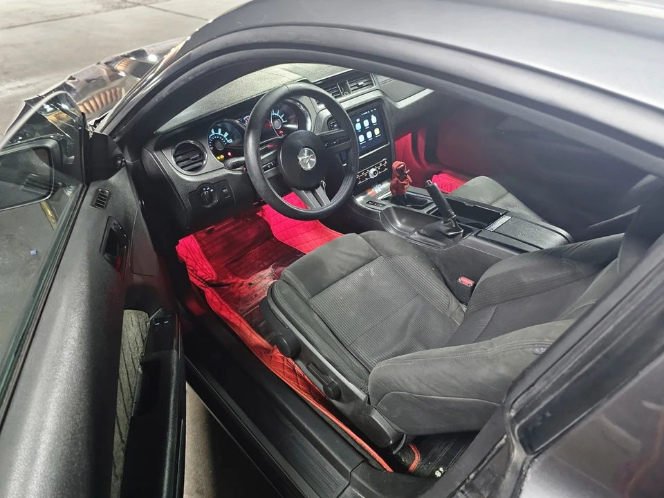 2010 Ford S197 Mustang - Image 9 of 29