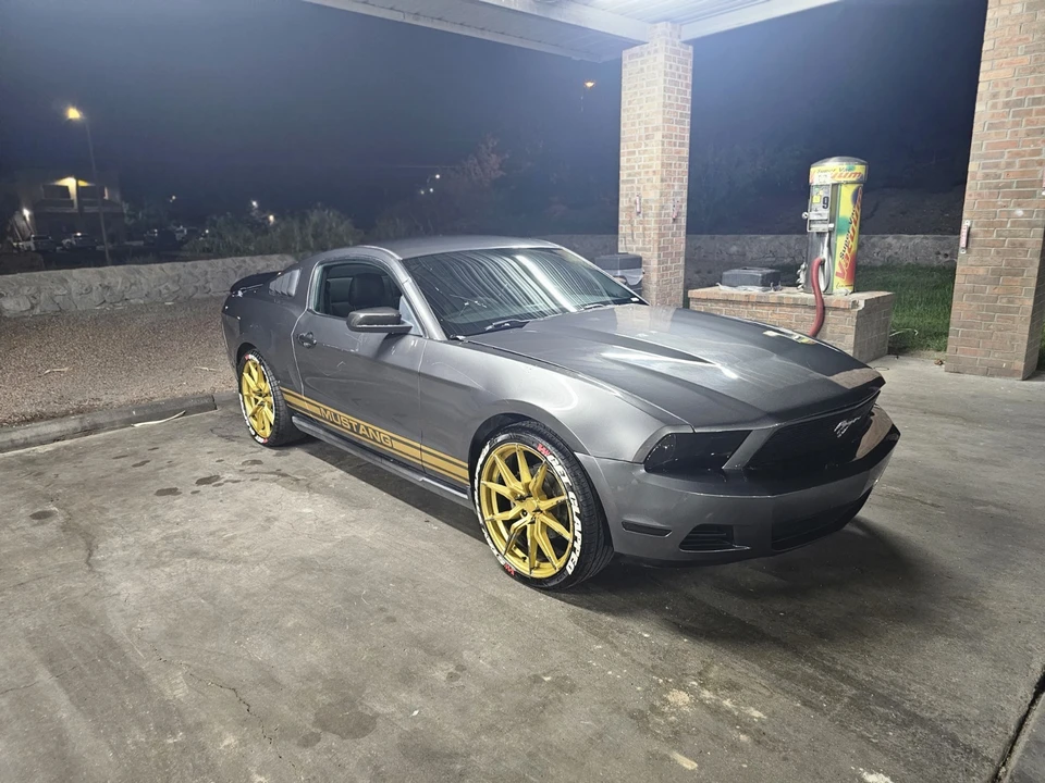 2010 Ford S197 Mustang - Image 19 of 29