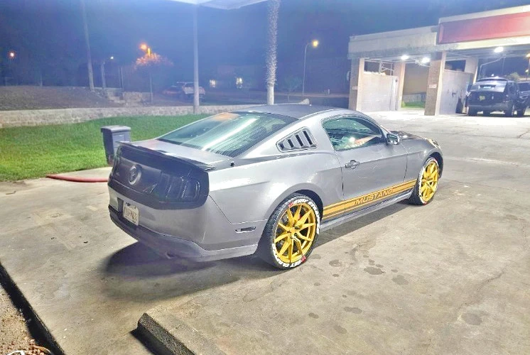 2010 Ford S197 Mustang - Image 4 of 29