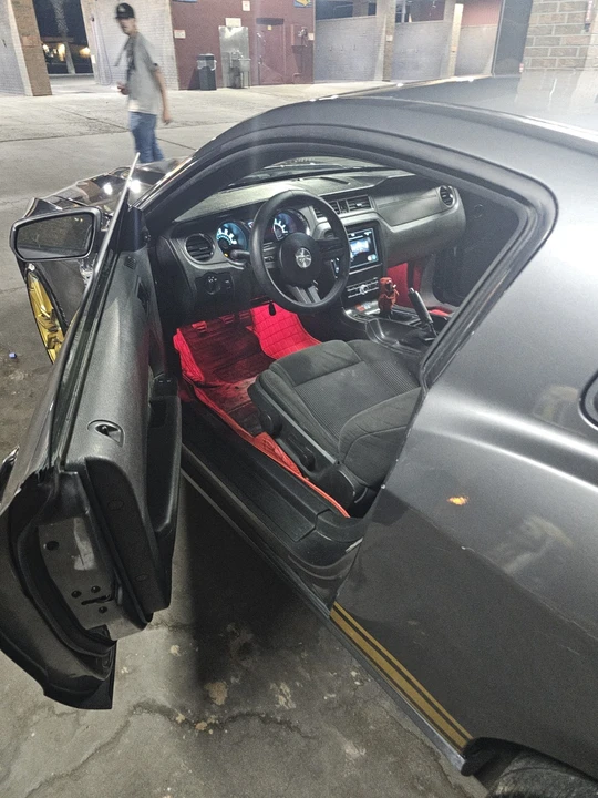 2010 Ford S197 Mustang - Image 7 of 29
