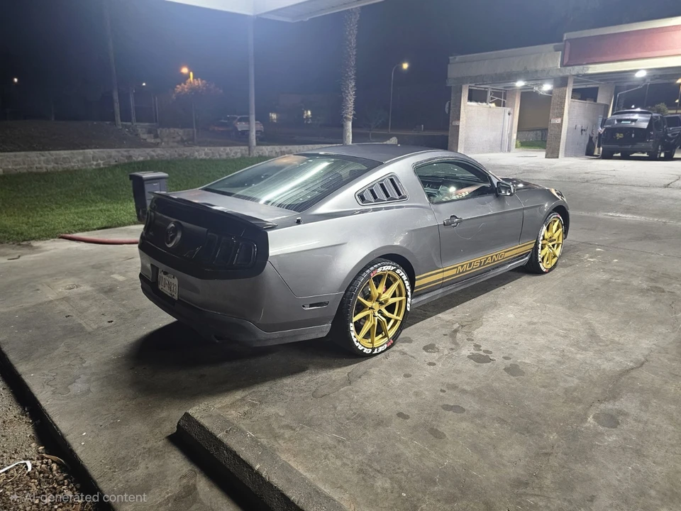 2010 Ford S197 Mustang - Image 18 of 29