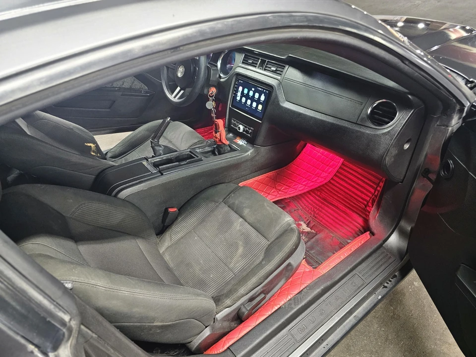 2010 Ford S197 Mustang - Image 8 of 29