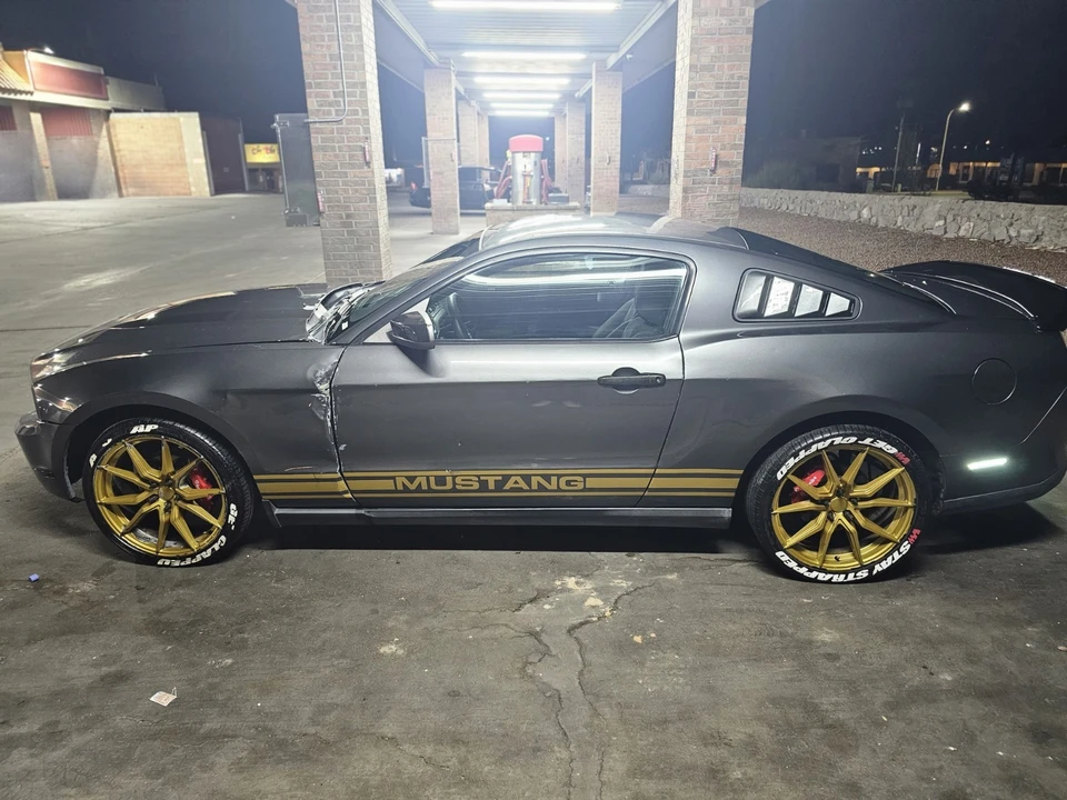 2010 Ford S197 Mustang - Image 14 of 29