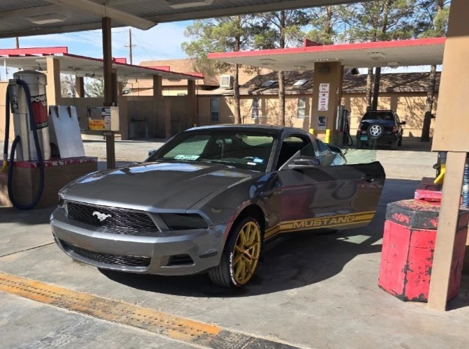 2010 Ford S197 Mustang - Image 28 of 29