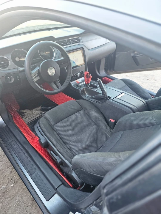 2010 Ford S197 Mustang - Image 25 of 29