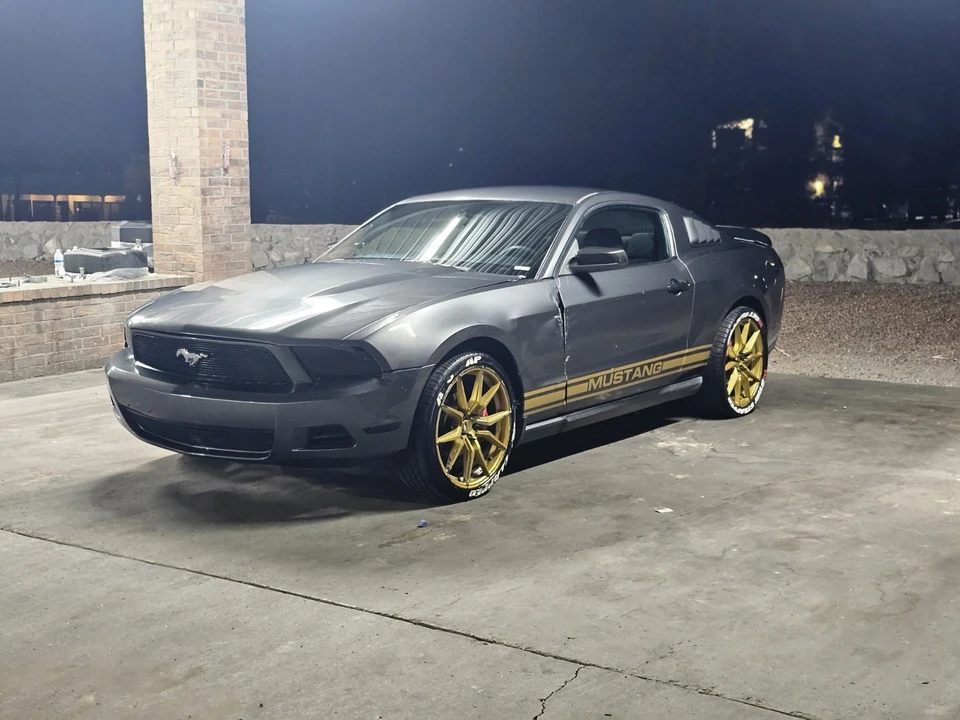 2010 Ford S197 Mustang - Image 20 of 29