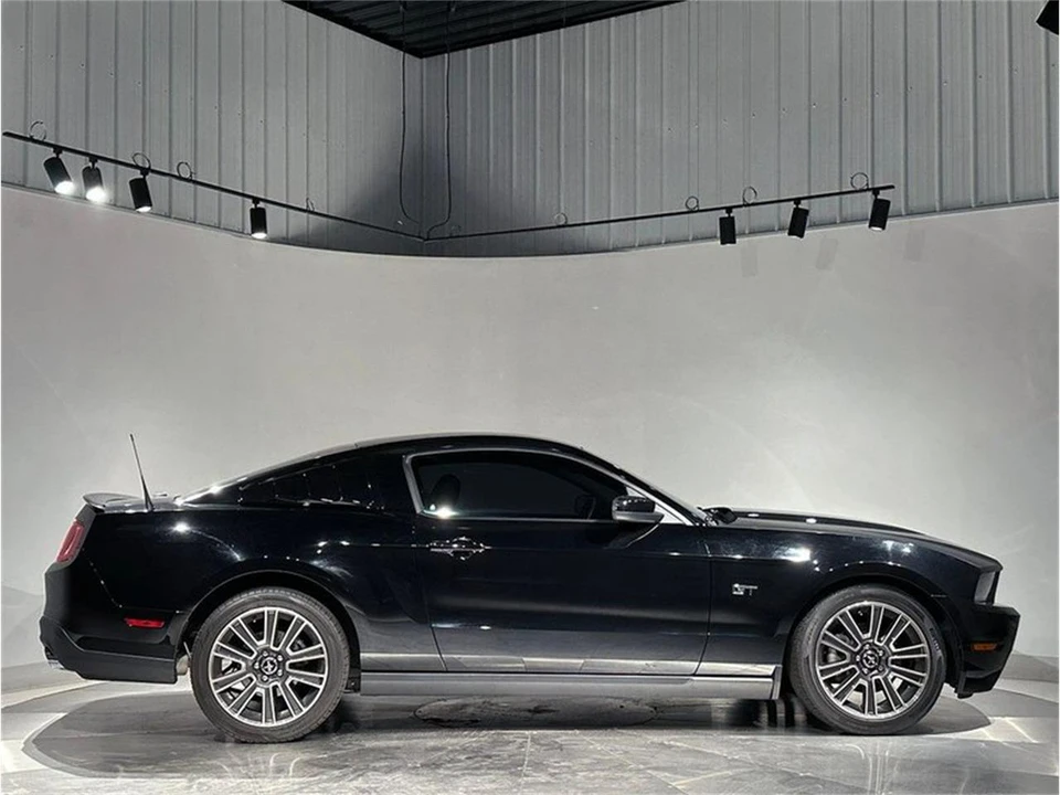2010 Ford S197 Mustang - Image 5 of 31