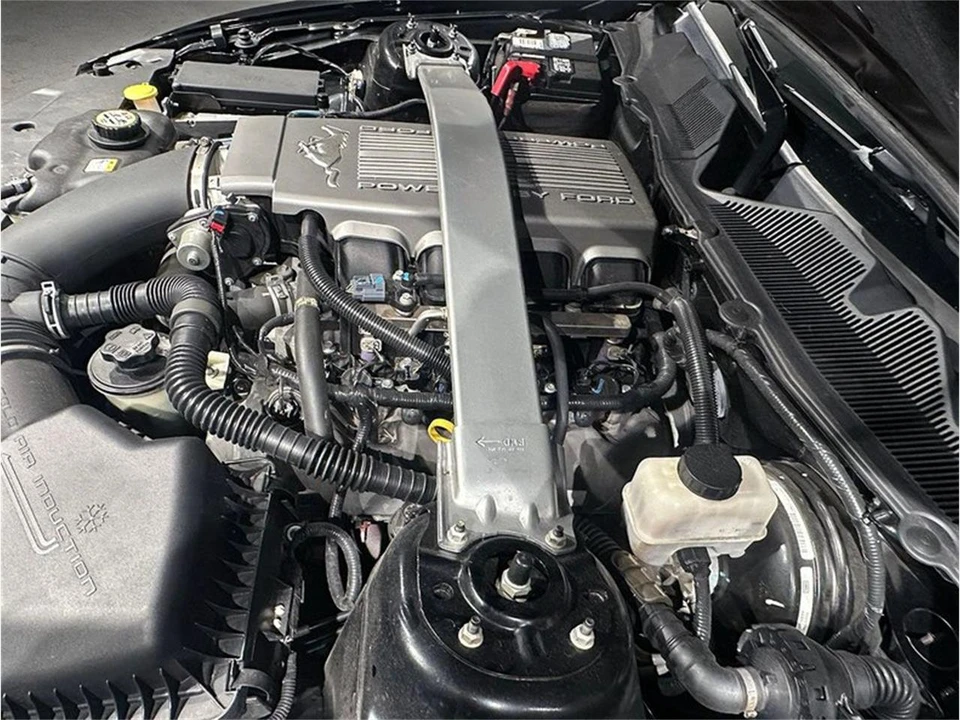 2010 Ford S197 Mustang - Image 25 of 31