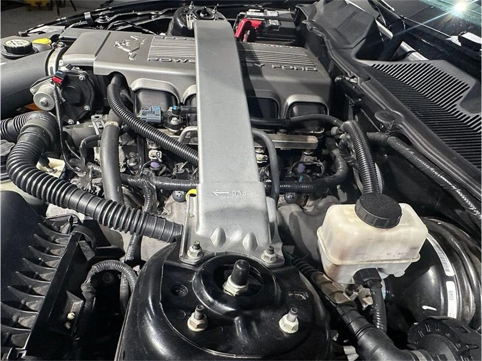 2010 Ford S197 Mustang - Image 26 of 31