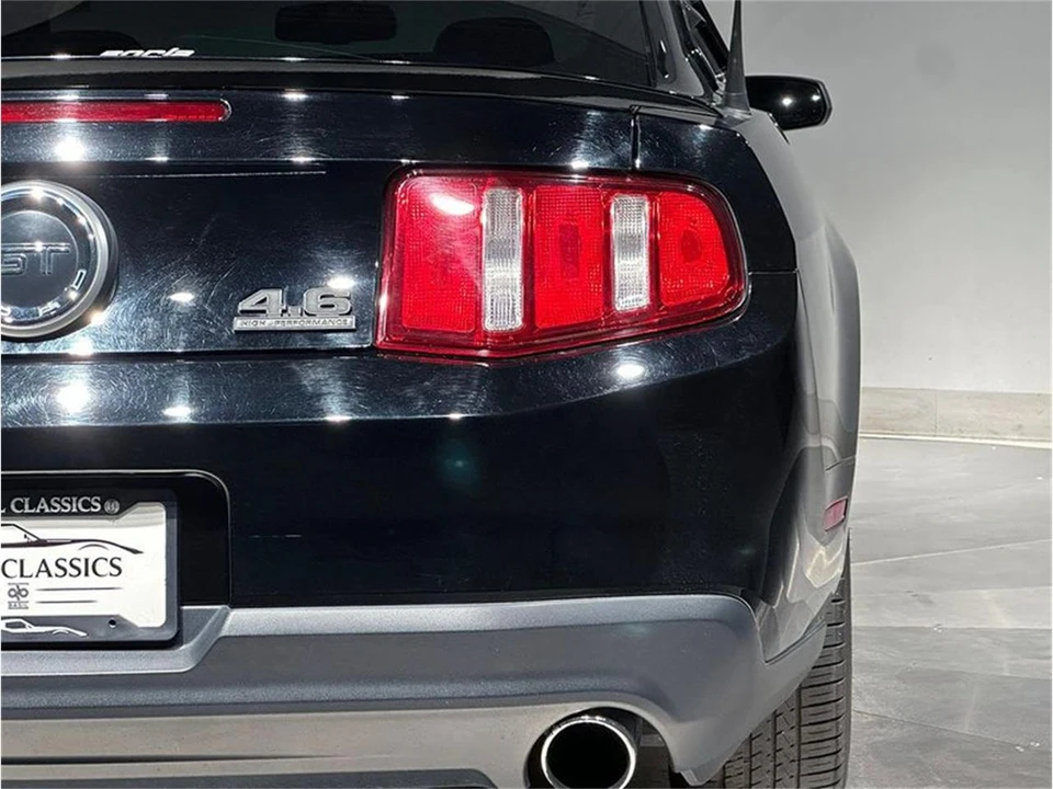 2010 Ford S197 Mustang - Image 8 of 31