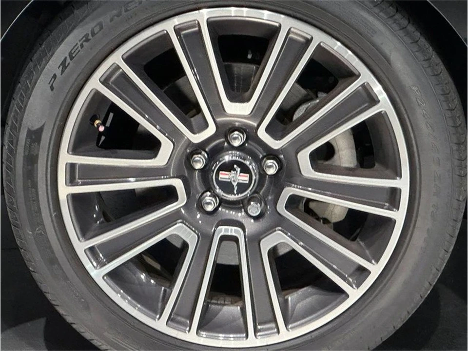 2010 Ford S197 Mustang - Image 12 of 31