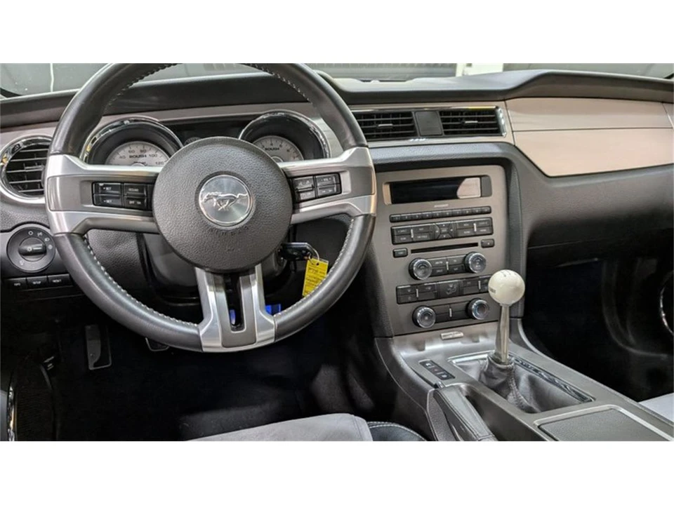2010 Ford S197 Mustang - Image 8 of 9